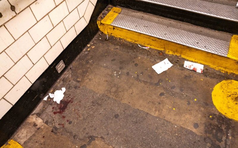 Man, 50, slashed in face in DUMBO, Brooklyn, subway station - Manhattan ...